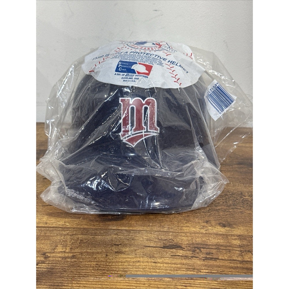 Minnesota Twins: "M" Logo - Souvenir Batting Helmet / MLB Souvenir